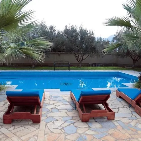 Salo Villa Labinot i Poshtëm