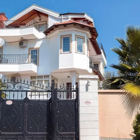 Salo Villa
